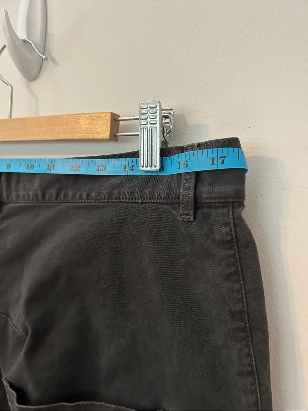 Nili Lotan Carbon Shon Barrel Leg Pant | Size 8 | Issue 2609988 | - Picture 3 of 6